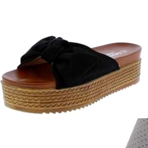 Cute sandals Wedge style